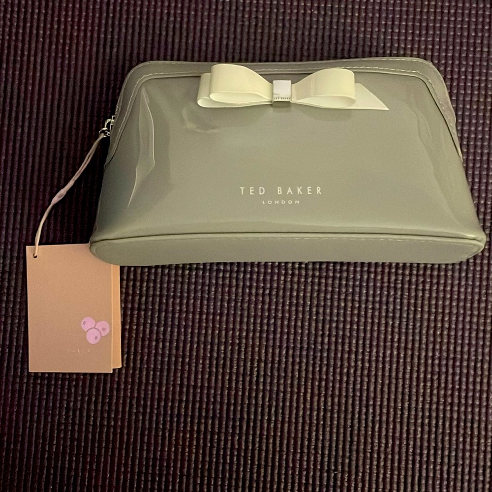 Makeup bag